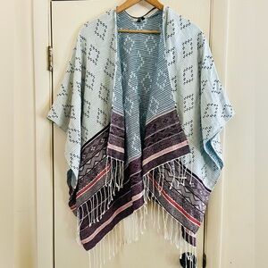 Urban Outfitters Fringe Beachy Boho Festival Aztec Southwestern Woven Poncho M/L